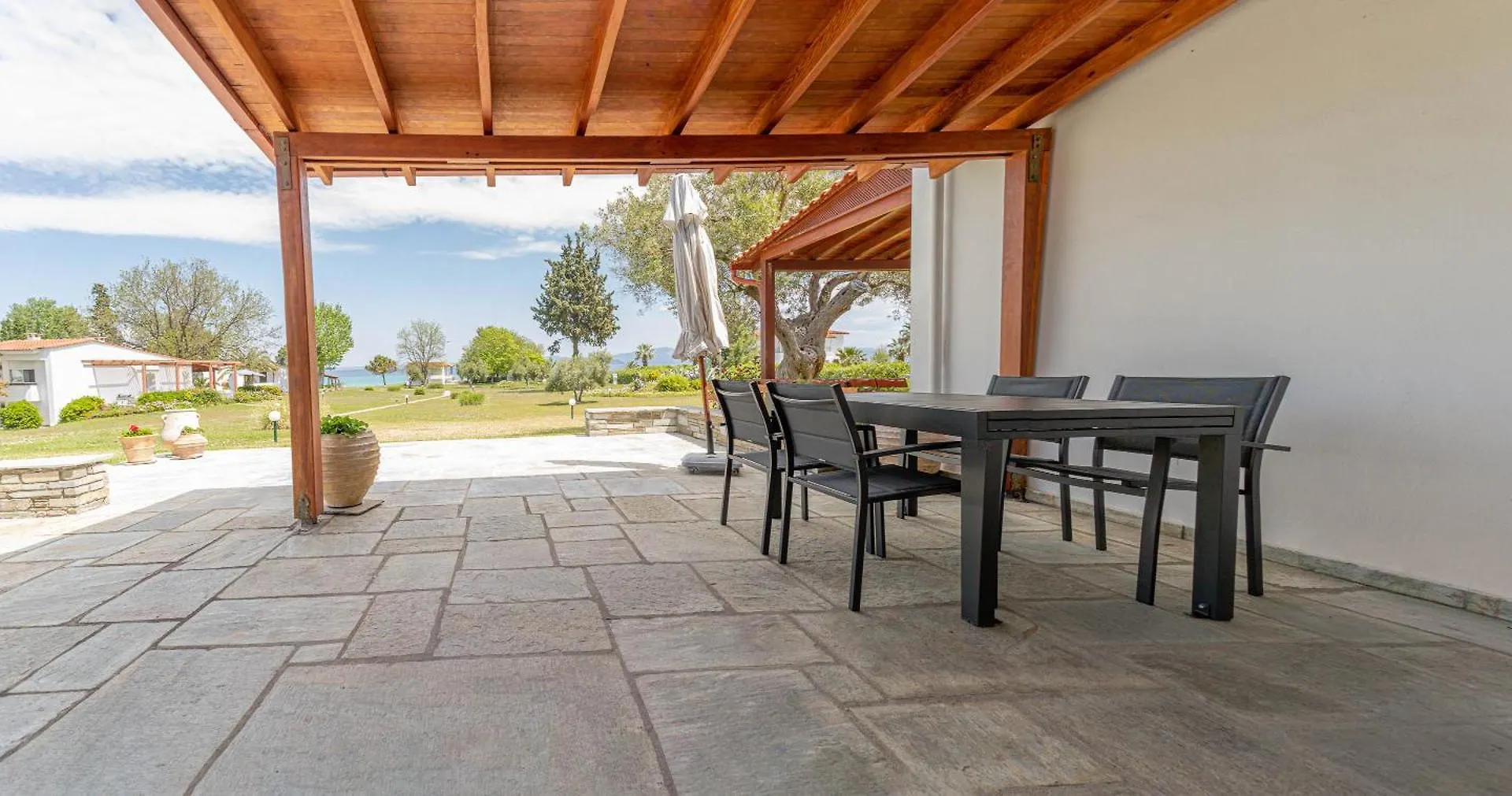 بيت للعطل Andromeda Beach House بيفكوهوري اليونان