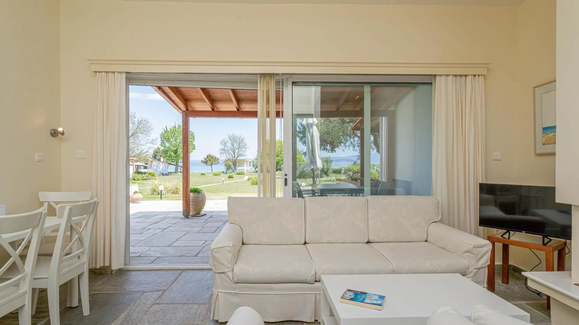 Дом отдыха Andromeda Beach House Пефкохори Греция
